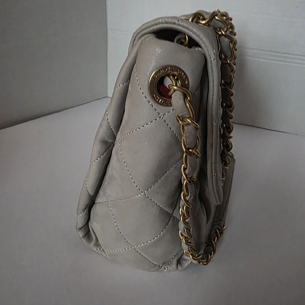 Authentic Chanel Heather Grey Iridescent 'Chic Quilt Bag' Flap - Picture 12 of 14